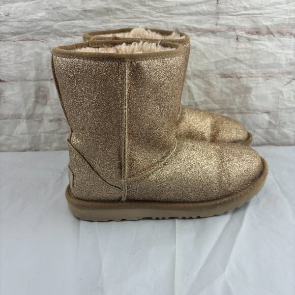 UGG Girls Youth Women's 5 Gold Glitter Classic Short II Insulated Winter Boots - Picture 3 of 10